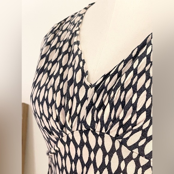 Banana Republic Women’s Black & Cream Long Sleeve Top | Size M - Picture 4 of 8